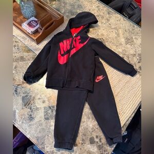 Nike size boys 4t